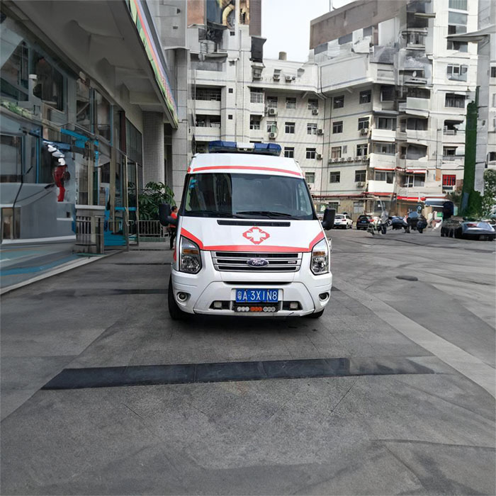 泸州病重转院救护车出租案例